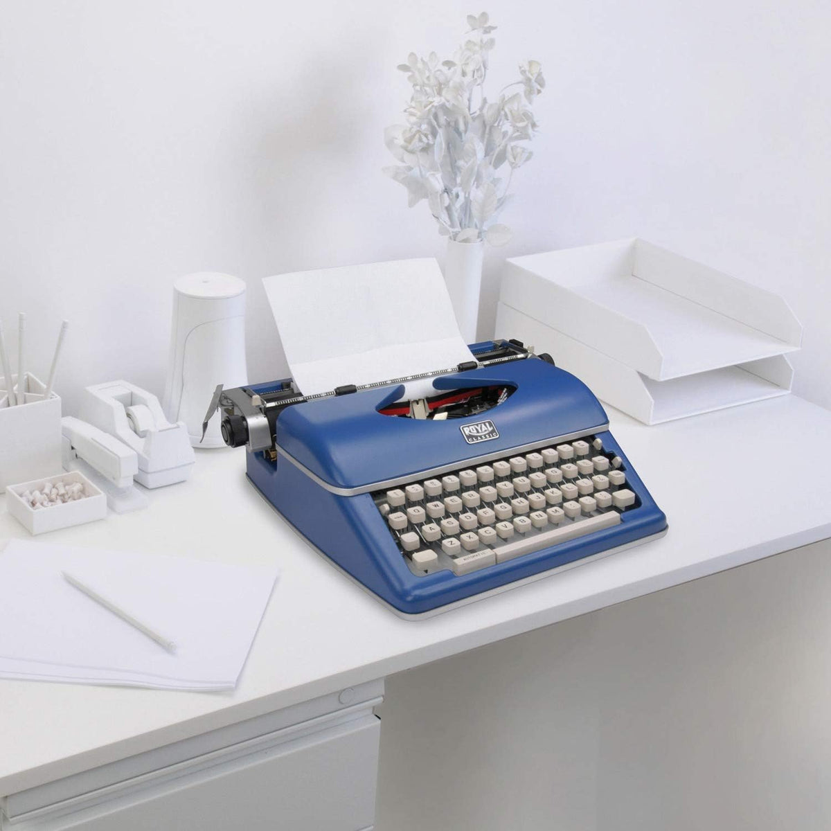 Royal 79106B Classic Manual Typewriter (Blue)