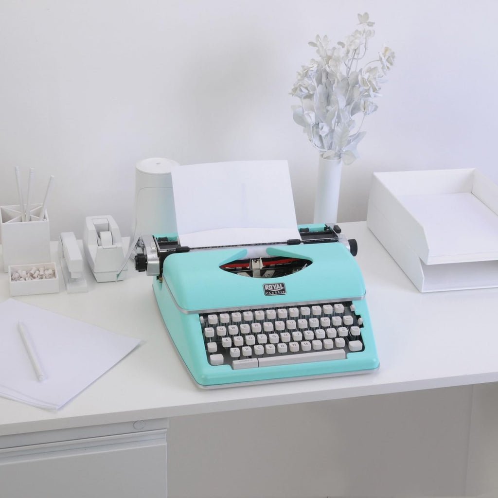 Royal 79106B Classic Manual Typewriter (Blue)