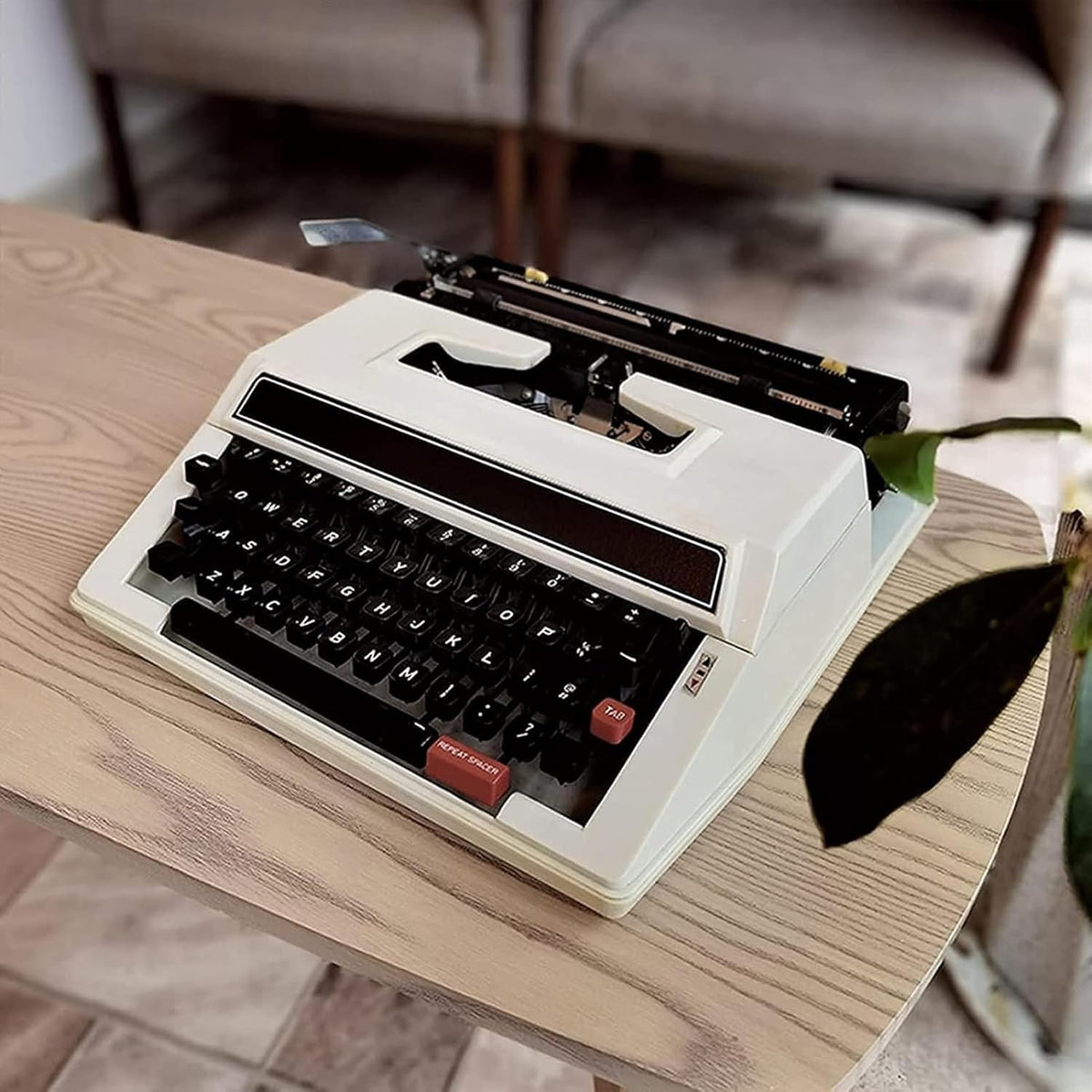 Traditional Nostalgia Portable and Easy to Useretro Manual Typewriter, Classic Old Fashioned Mechanical English Typewriter for Writers, Collect Gifts (A)