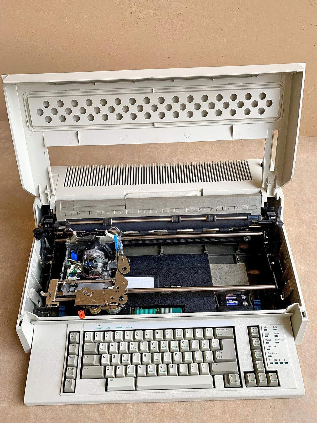 IBM Wheelwriter 10 Typewriter